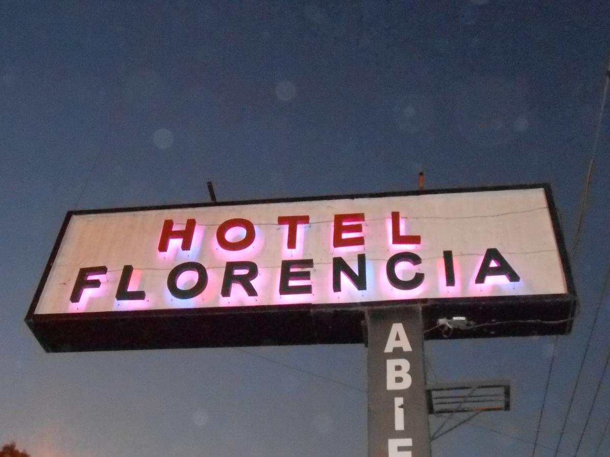 Hotel Florencia Termas de Rio Hondo Exterior photo